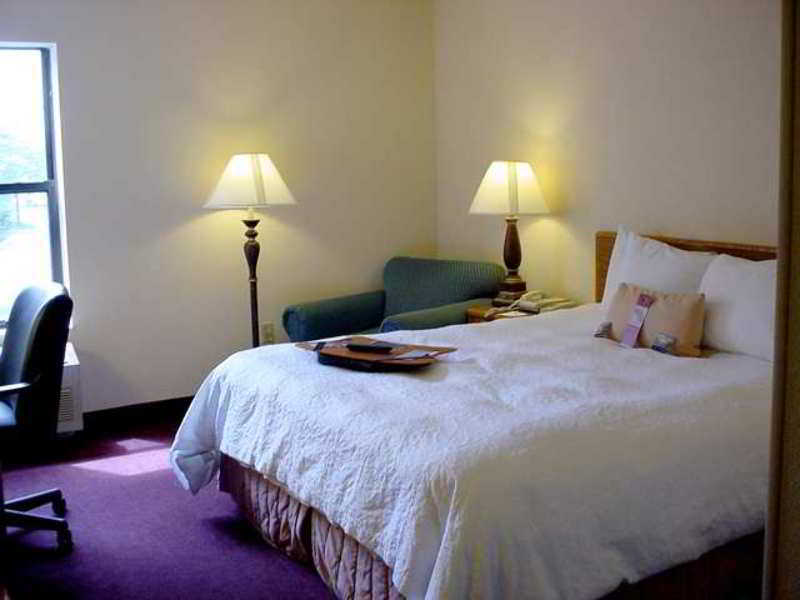Hampton Inn Akron-Fairlawn Montrose Room photo